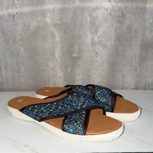 NEW Bernie Mev Avon peacock slide sandal blue green